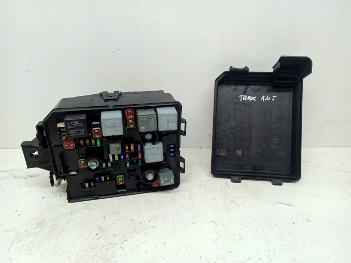 CHEVROLET TRAX Module fusibles 95131330 2013R