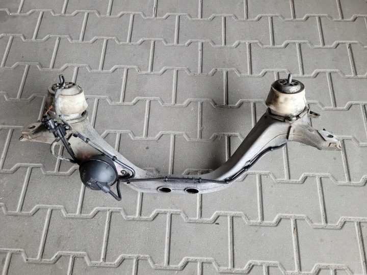 RINFORZO PARAURTI Anteriore Supporto Supporti motore usato 7L8199207A VWTOUAREG II 2 7P 3.0 TDI