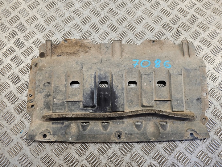 SUZUKI GRAND VITARA II cover lower 2.4B 13180-65J00