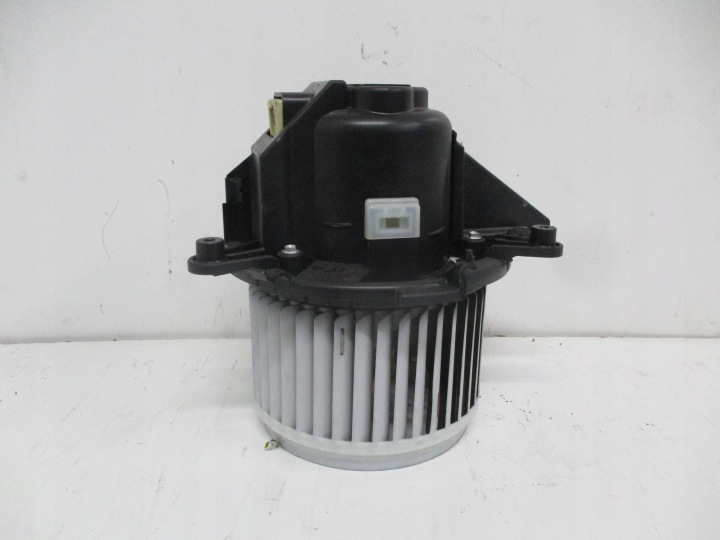 heating air conditioning devices fan of the heating PEUGEOT 3008 II P132000547409
