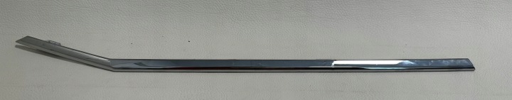 VW Passat B8 decorative trim grilla front