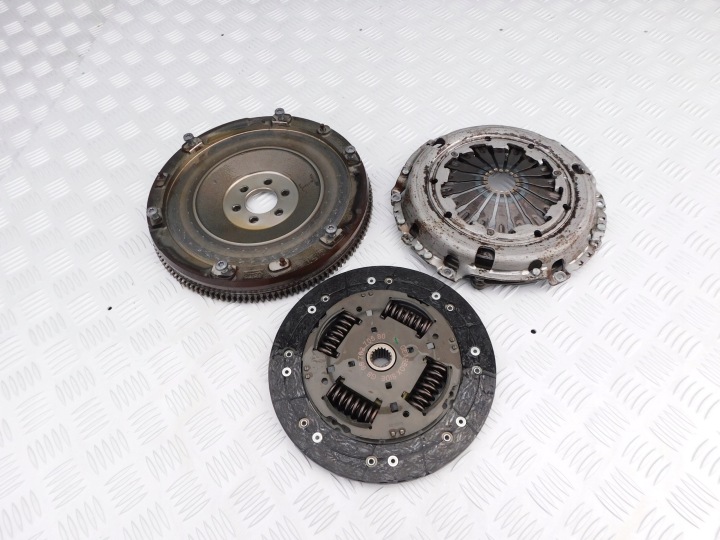 komplet Kupplung Druckplatte Kupplungssatz Kupplungsscheibe Bremsscheibe Peugeot Partner Berlingo 1.6 HDI OEM