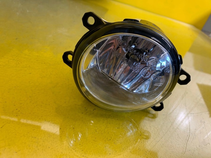 FANALE FARO sinistra fendinebbia sinistra Toyota Avensis III T27 Lexus CT200H 89092699