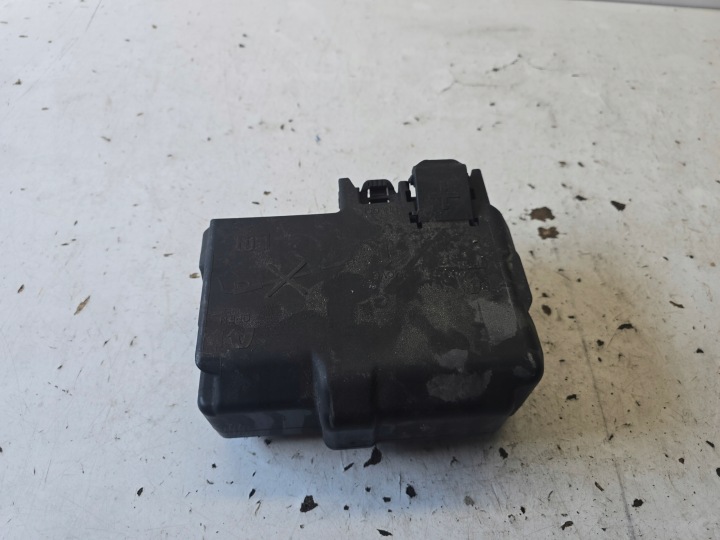 OPEL CORSA E copertura GREMBIALINA KLEMY PLUSOWEJ fusibili per Batteria