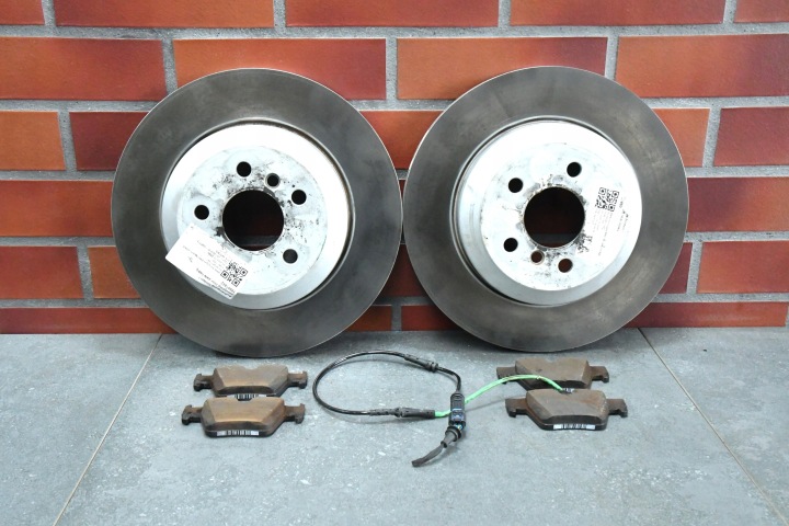 kotuče záď zadní HAMULCE plotýnky BMW 5 G60 G61 X3 B45 330x20 8221km