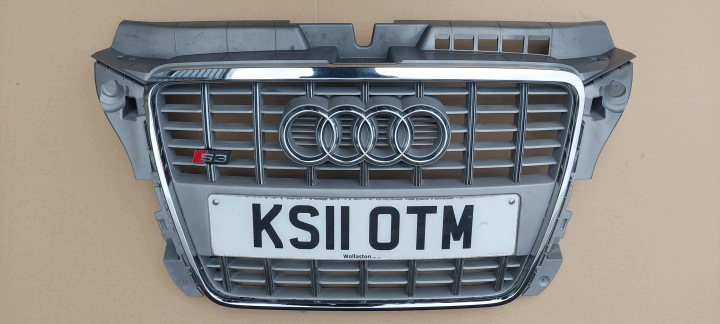 Grille AUDI S3 8P LIFT 08-13 8P0853651Q