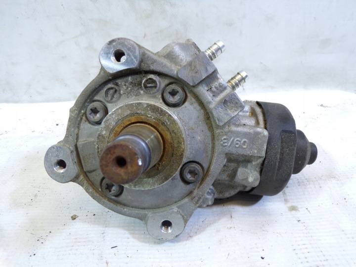 Einspritzpumpe BOSCH 2.0 TDI 045010529 / 03L130755AC