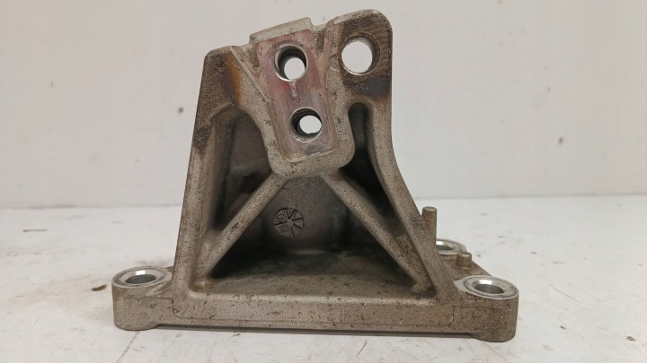 KIA CEED III I30 III 1,6CRDI holder holder gearboxes of the gear 2017