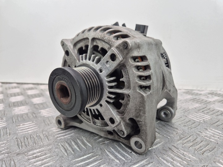 BMW 5 F10 F11 520i Alternateur N20B20B 7605061