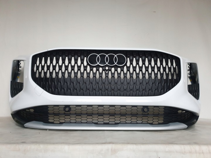 AUDI Q3 III 83H 25-> Paraurti Anteriore Anteriore 6xPDC 83H807437