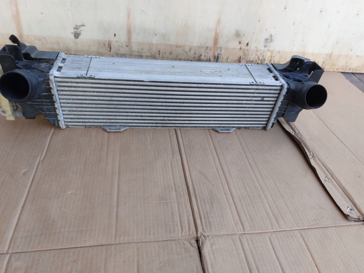 BMW radiatore intercooler G11 G12 G30 G31 G32 8576510 Originale