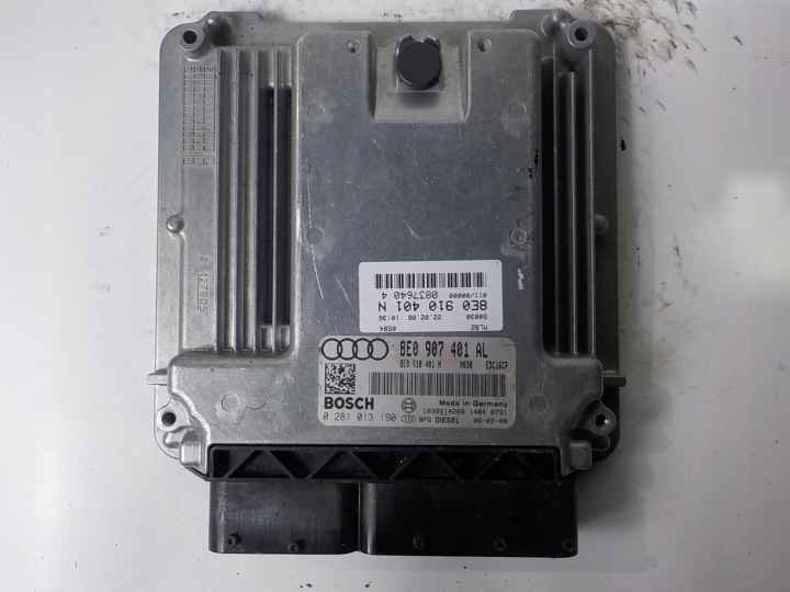 AUDI A4 B7 počítač riadiaca jednotka 8E0907401AL 0281013190