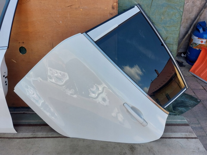 Portière Gauche Arrière PEUGEOT 208 et LIFT 19r EWP