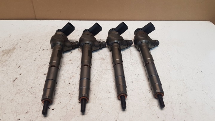 Einspritzdüse Einspritzdüse Pumpe-Düse-Einheit 04L130277E OCTAVIA III GOLF VII PASSAT B8 A3 8V 2.0 TDI