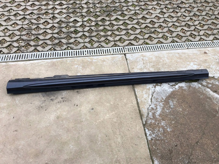 lišta Prahová ľavá 890 MERCEDES W212 KOMBI LIFT AMG A212690XX40