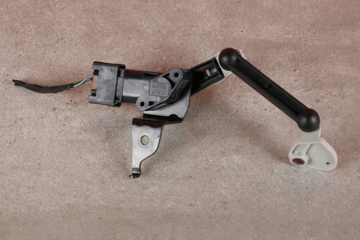 MINI F65 F66 F67 snimač regulacija visine fara stražnji dio stražnji 6895466