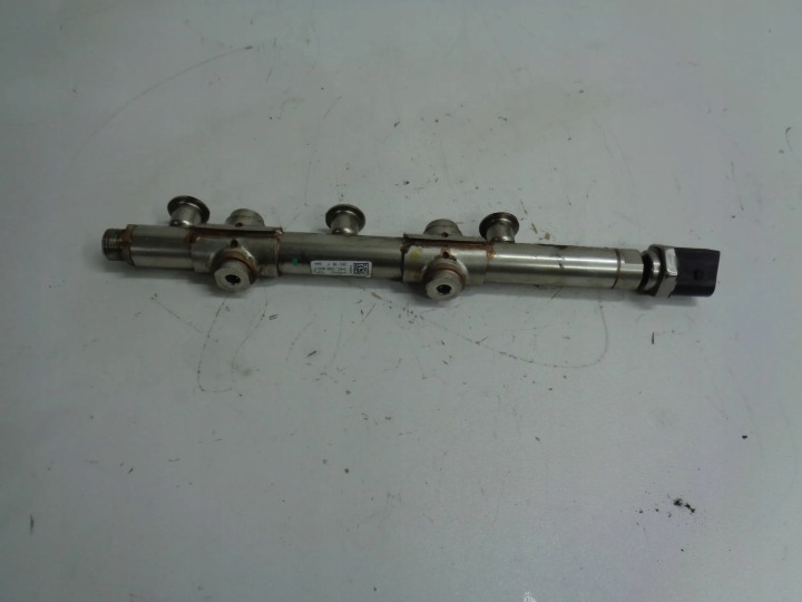 VW GOLF VII 7 AUDI A1 KRAFTSTOFFVERTEILER EINSPRITZLEISTE DES KRAFTSTOFFSBEHÄLTERS LIFT 1.0 TSI CHZ 04C133320F