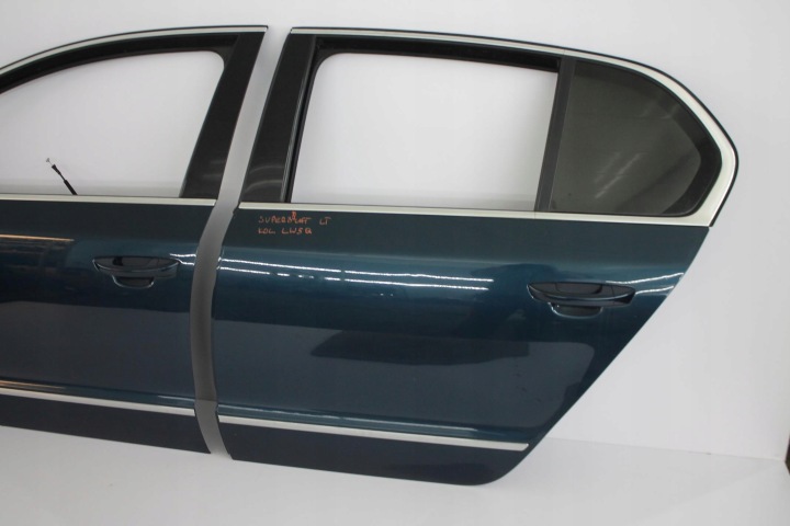 PORTIÈRE GAUCHE ARRIÈRE ARRIÈRE SKODA SUPERB II 3T DES ROUES. LW5Q