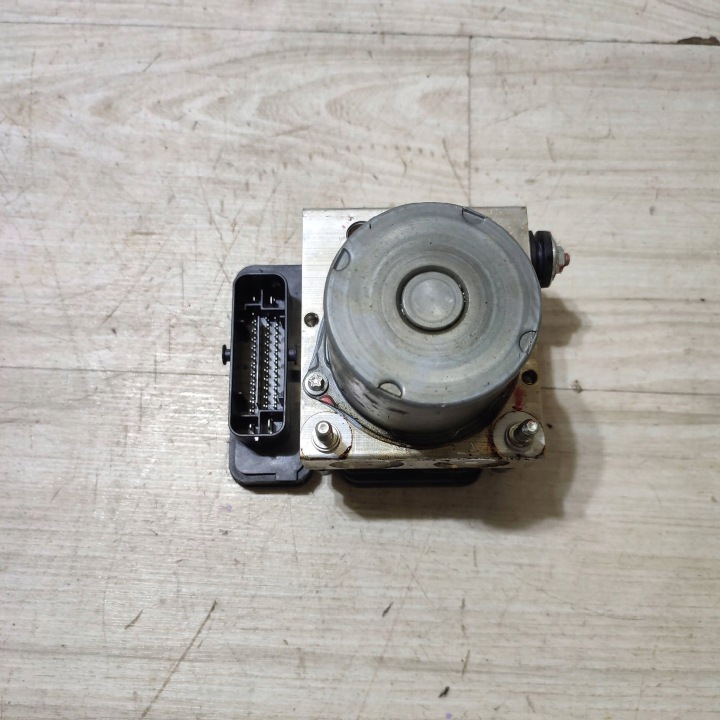 pumpa ABS Suzuki Vitara (LY) 5611086RB0