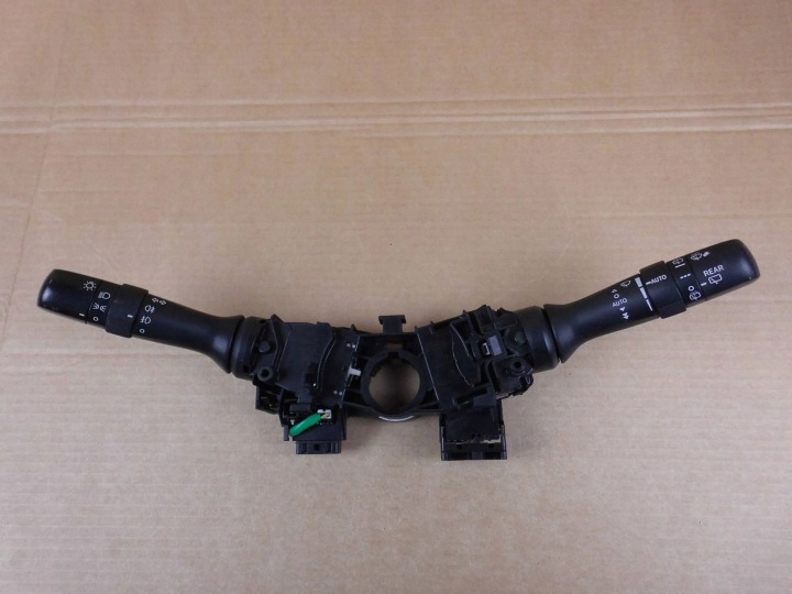 Toyota Prius + Positif Bouton Indicateurs de direction Lumières Essuie glaces 17F848