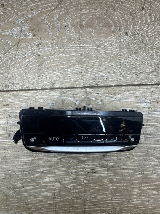 BMW G20 G21 Panel klimatizaci záď tunelu srodkowego Podgrzewana sedacka