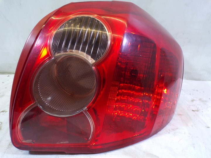 Licht hinten heck rechts TOYOTA AURIS 1 und 5D (K)