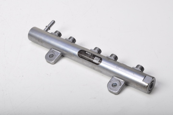 MASERATI GHIBLI III Rampe injection 0445216044