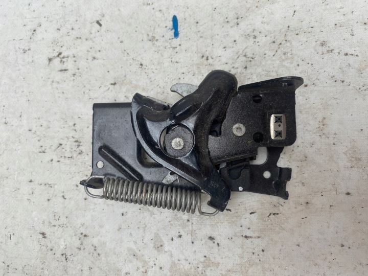 BMW F30 F31 F32 F33 F34 F36 F20 Serratura cofano usato sinistra 7242548