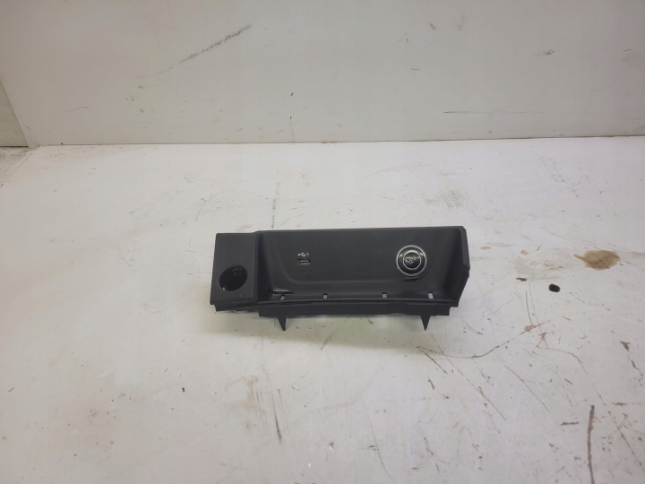 plato TUNELU SRODKOWEGO AUDI A4 B9 A5 8W1864131C