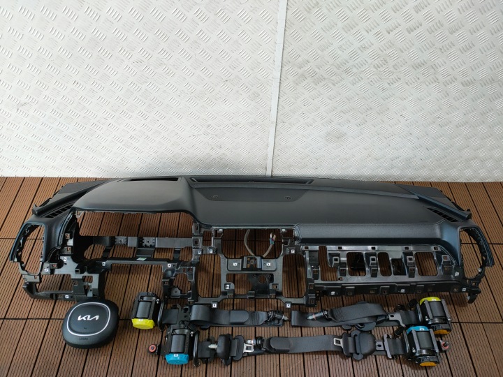 KIA SORENTO IV 24-25 LIFT palubna doska konzola airbag napínače napínacie pásy