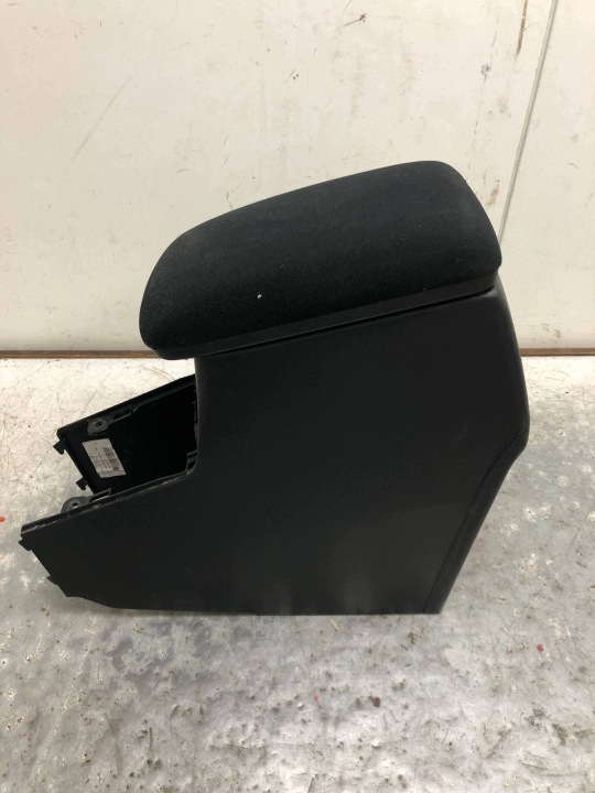 loketní opěrka tunelu TOYOTA AURIS a LIFT 230472070024