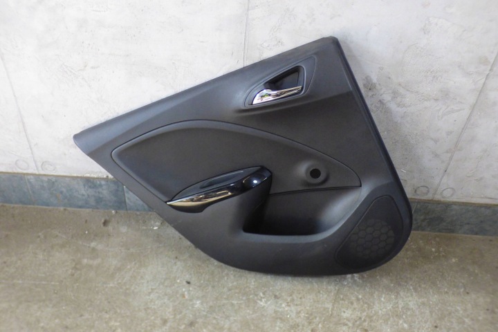 Opel Corsa E HB 5D Latérale/côté Habillage revêtement panneau intérieur porte Portière Gauche Arrière 13403508
