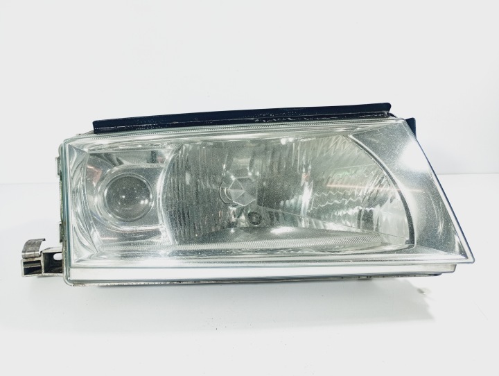 light right reflektor right front OE 1U1941016E Skoda Octavia 1 and 98-10