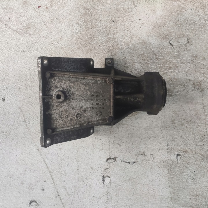 BMW X3 E83 LIFT 2.0D N47 Support Console Demi axe