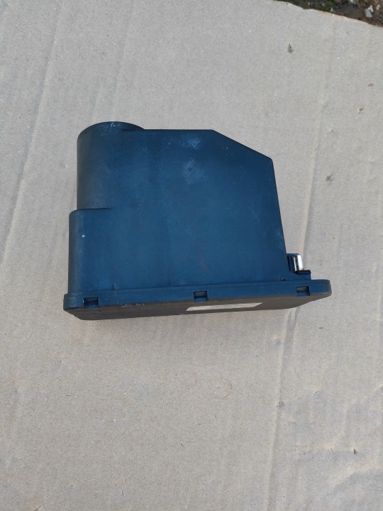 Pumpe des zentralen Tueroeffner Sitz ORTOPEDYCZNYCH MERCEDES W124 W126 0008000748