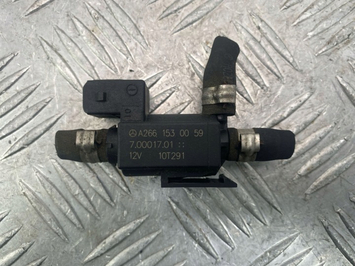 valve par of the fuel Mercedes C200 CGI W204 A2661530059 M271.820