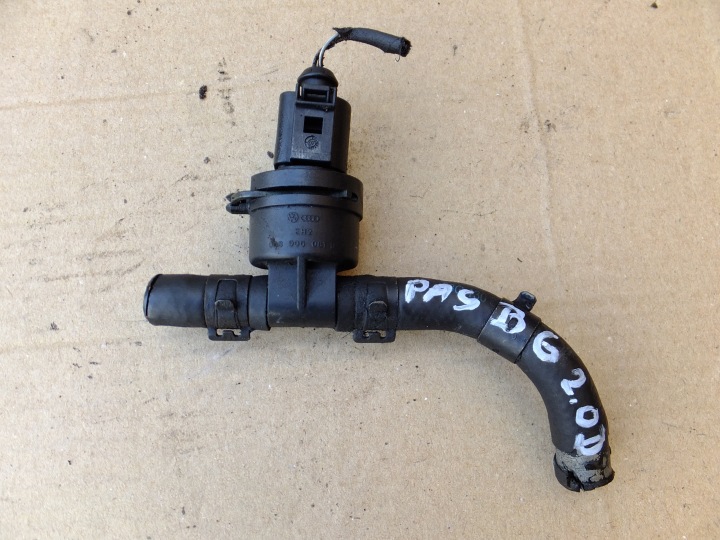 Capteur temperatury Carburant vw passat b6 2,0 tdi 038906081B
