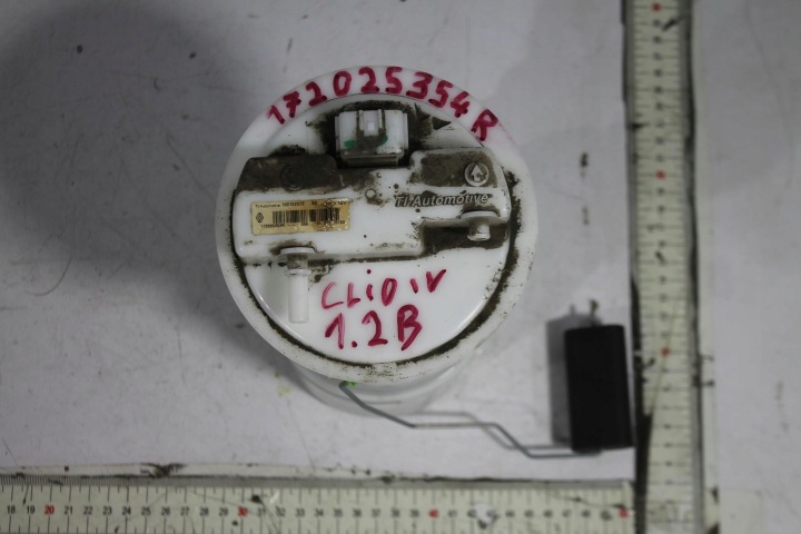Kraftstoffpumpe Förderpumpe PLYWAK 172025354R RENAULT CLIO IV 12