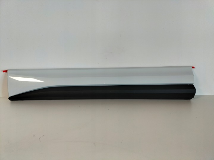 moulding cap door front left SKODA KAROQ LIFT 21- SPORTLINE