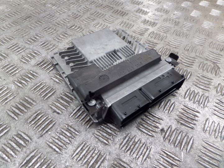 počítač ECU AUDI A4 A5 5WP4665303 8K0907559