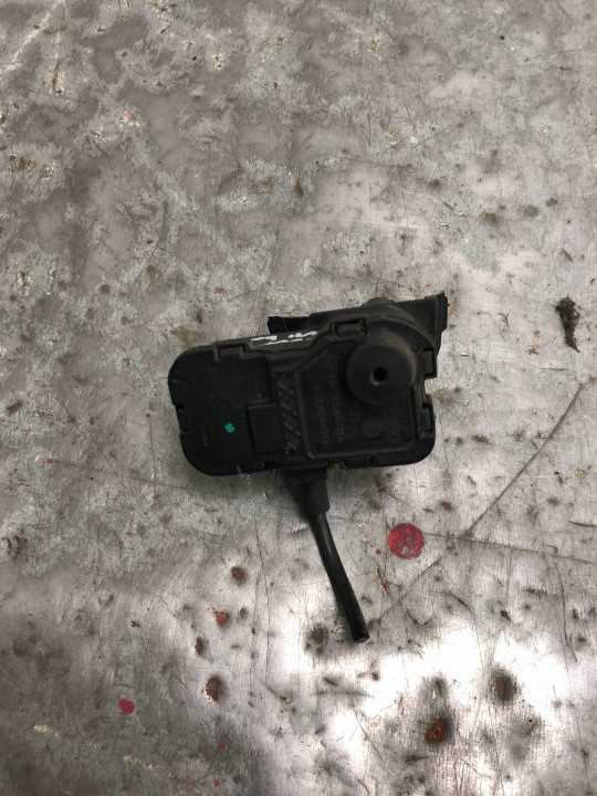 Dämpfer Klappen Tankklappe VW GOLF VII KOMBI 5C6810773H