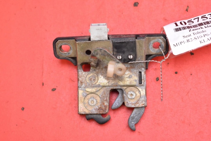 lock bonnet rear part boot 8D5827505D SEAT TOLEDO 2 II sedan 99-06