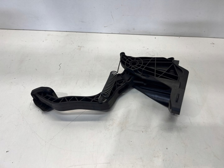 pedala kvačila AUDI A1 VW SEAT SKODA 6R1721059T