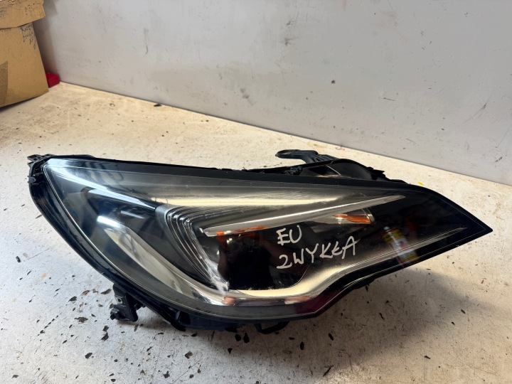 OPEL ASTRA K REFLEKTOR FANALE FARO Destra Anteriore Destro ZWYKLA 39111144+ LED EUROPA