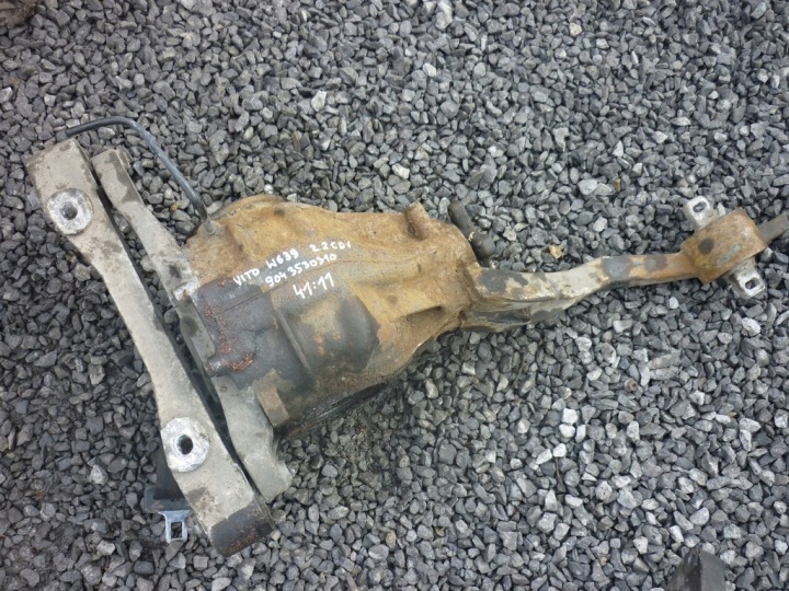 MERCEDES VITO W639 2.2CDI 646 differential diff rear part 41:11 9043530310