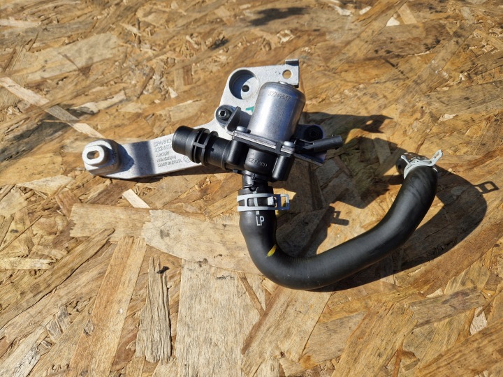 Supplémentaire Pompe eau moteur auxiliaire VOLVO XC40 XC60 II 2.0B MILD-HYBRID B420T4 32249537