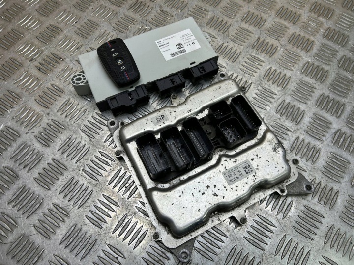 ZOSTAVA startowy počítač riadiaca jednotka ECU kľúčik BMW 5 F10 F11 528i 7649123
