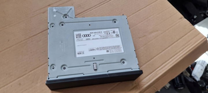 Q3 83A JEDNOSTKA Bedienteil MMI MULTIMEDIA 82A035018A