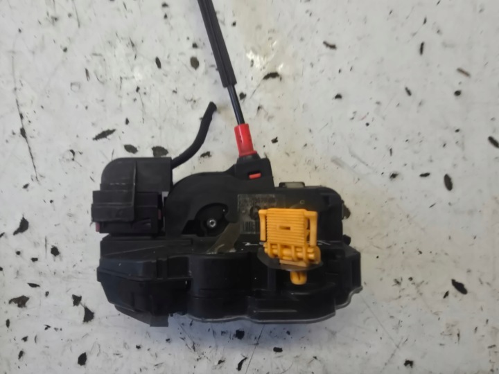 OPEL ZAFIRA C lock door right rear part 13579566 GU EUROPA