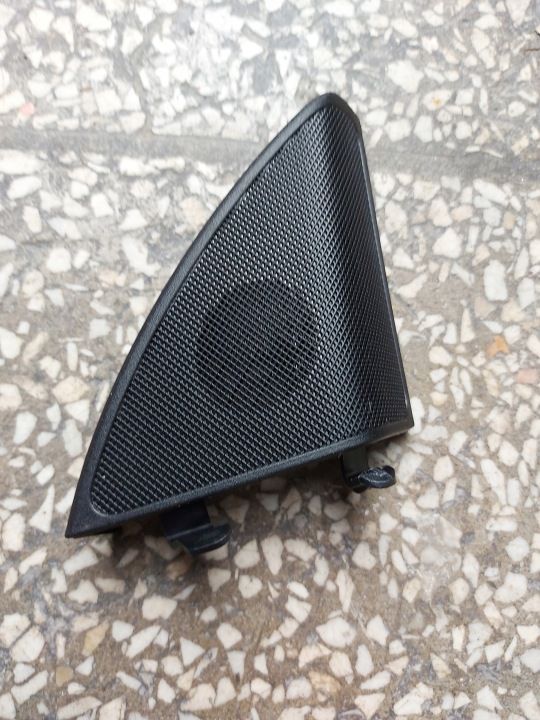 cover spoiler of the speaker right front TROJKAT MERCEDES C W205 OE